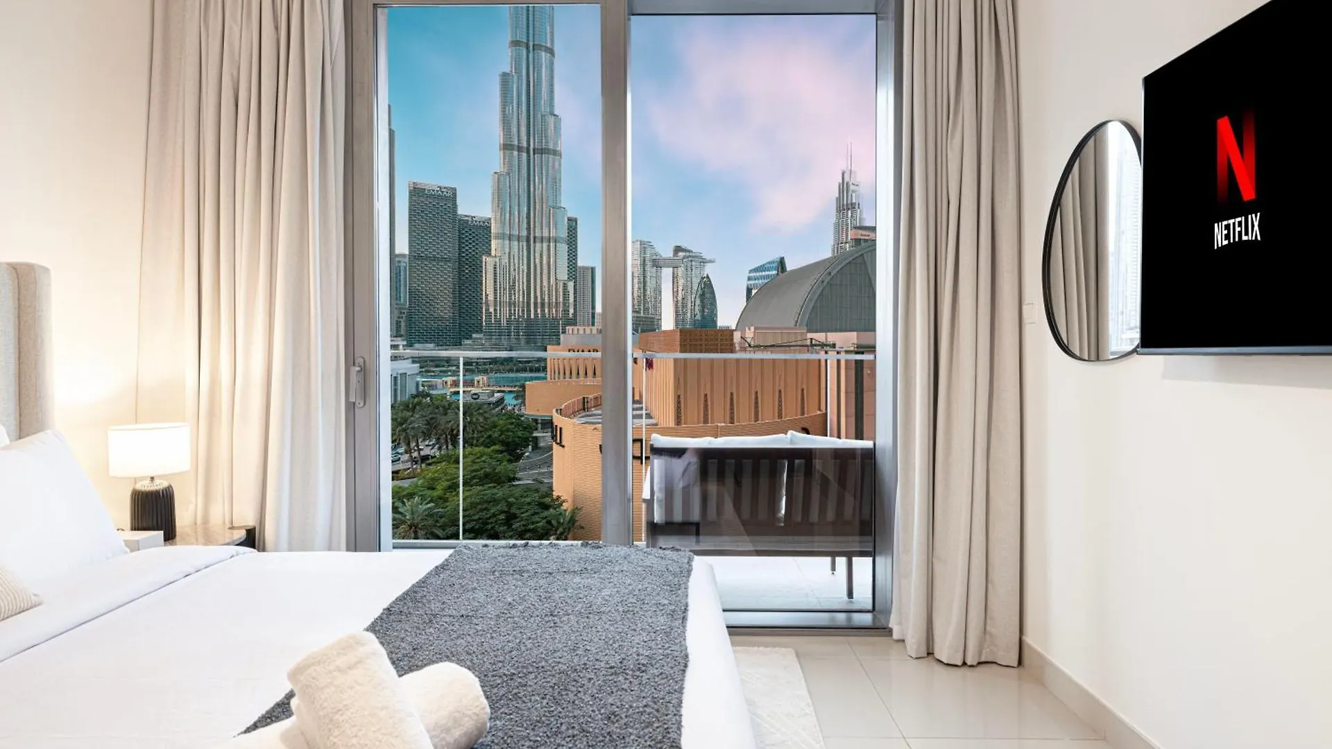 Luxe 1Br With Full Burj Views And Dubai Mall Access 0*,  Spojené arabské emiráty