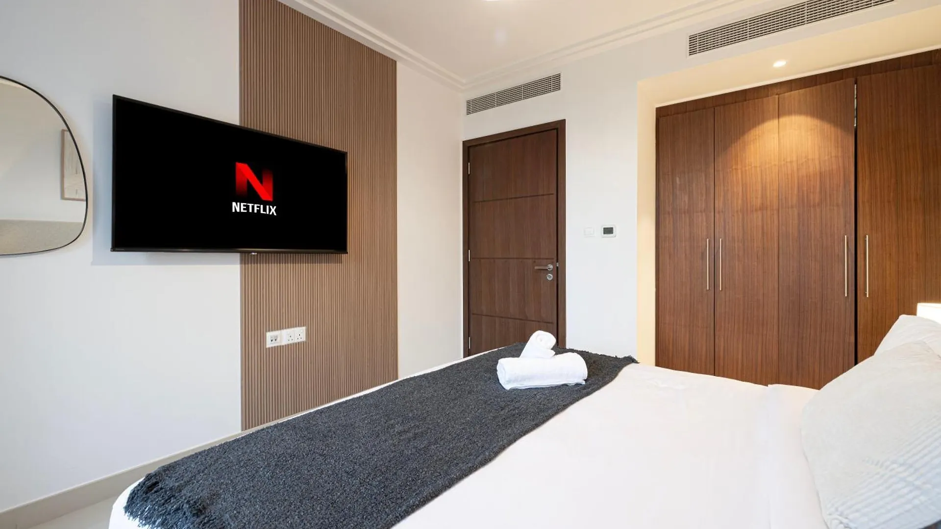 Luxe 1Br With Full Burj Views And Dubai Mall Access United Arab Emirates