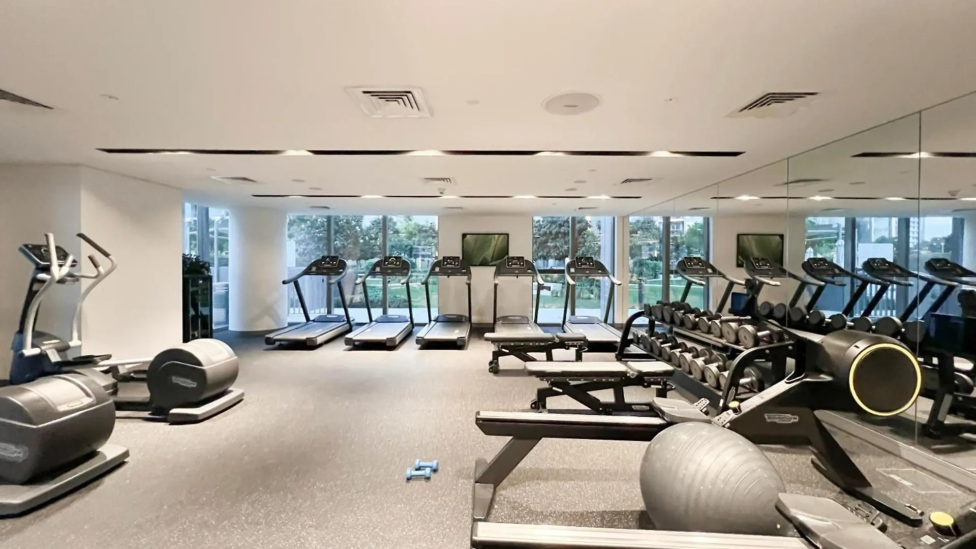 Luxe 1Br With Full Burj Views And Dubai Mall Access Apartment