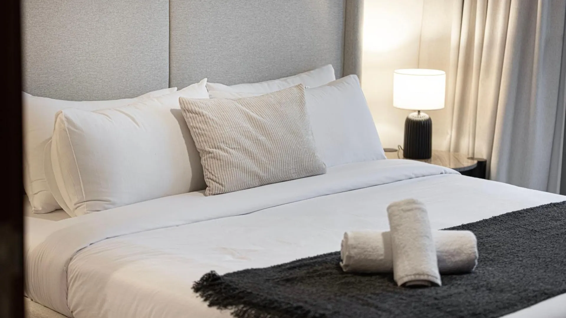 Lägenhet Luxe 1Br With Full Burj Views And Dubai Mall Access